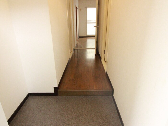 物件内観写真15　(廊下)