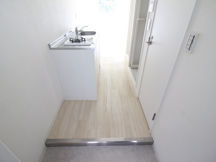 物件内観写真13　(玄関)