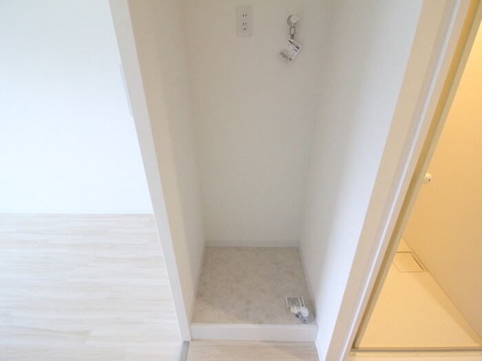 物件内観写真14　(洗濯機置場)