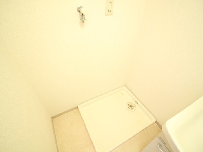 物件内観写真16　(洗濯機置場)