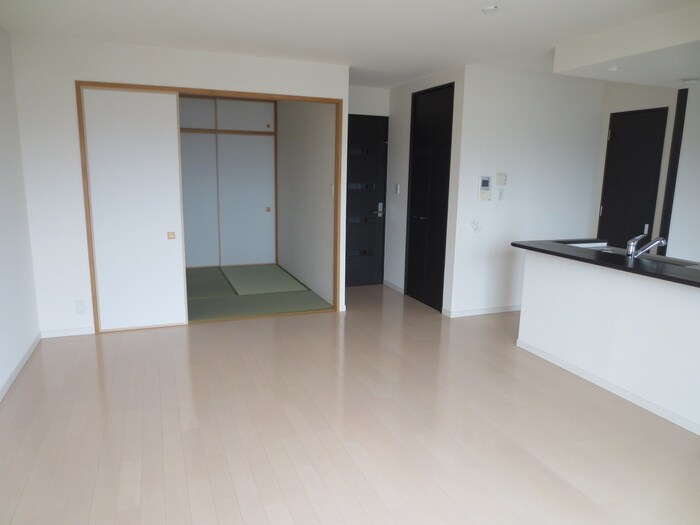 物件内観写真4　(居室)