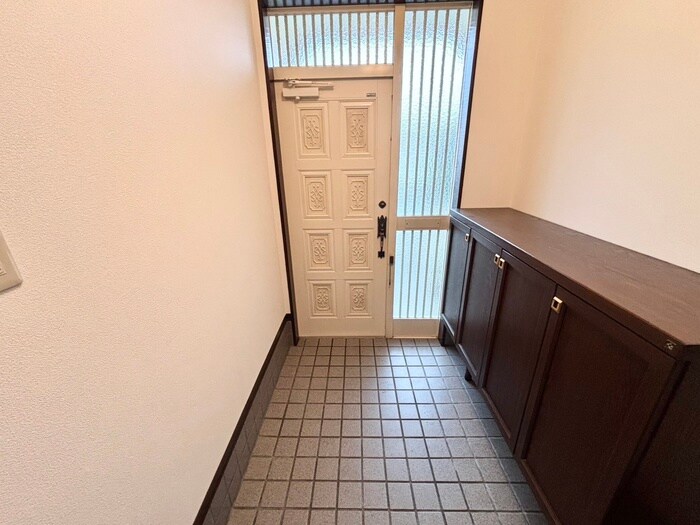 物件内観写真14　(玄関)