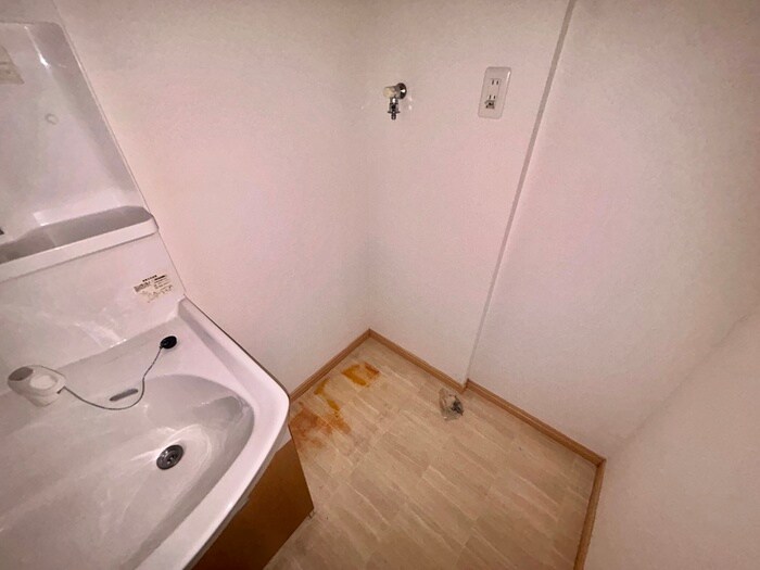物件内観写真18　(洗濯機置場)
