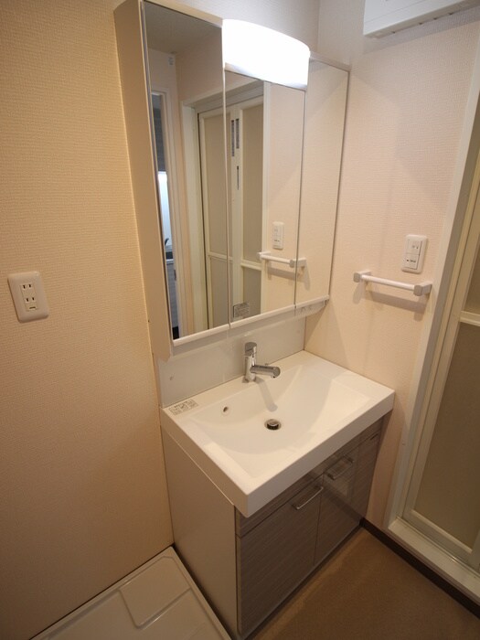 物件内観写真8　(洗面)