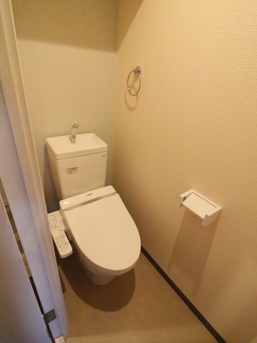 物件内観写真9　(トイレ)