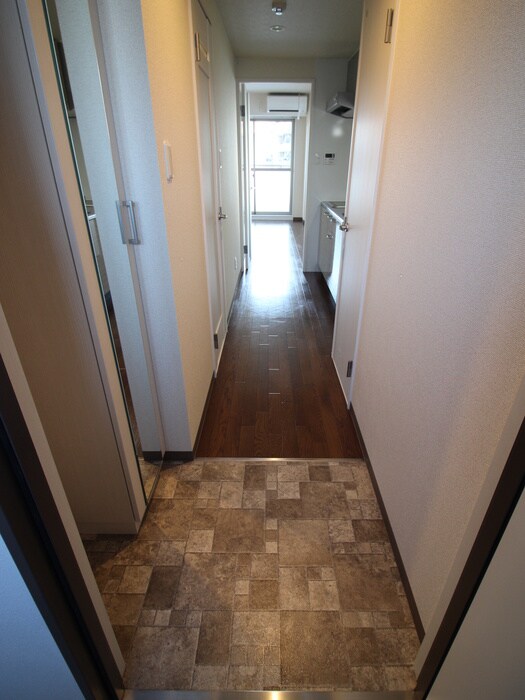 物件内観写真11　(玄関)