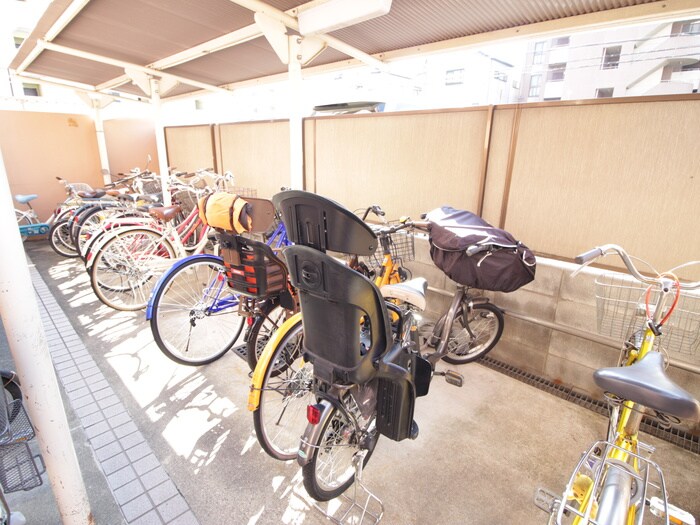 物件外観写真5　(駐輪場)