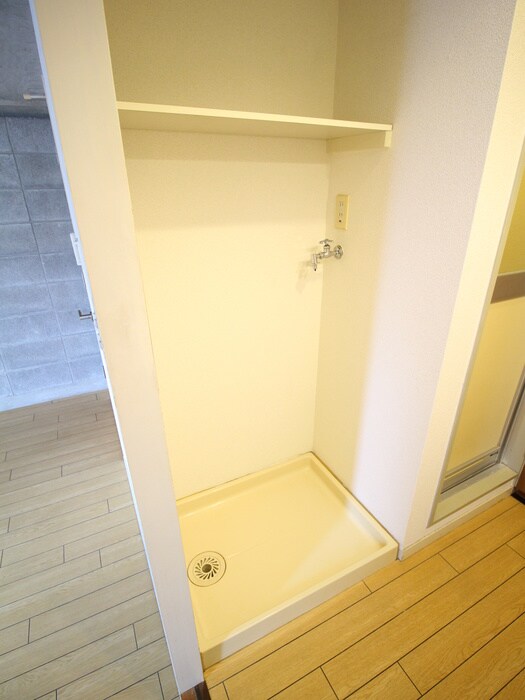 物件内観写真13　(洗濯機置場)