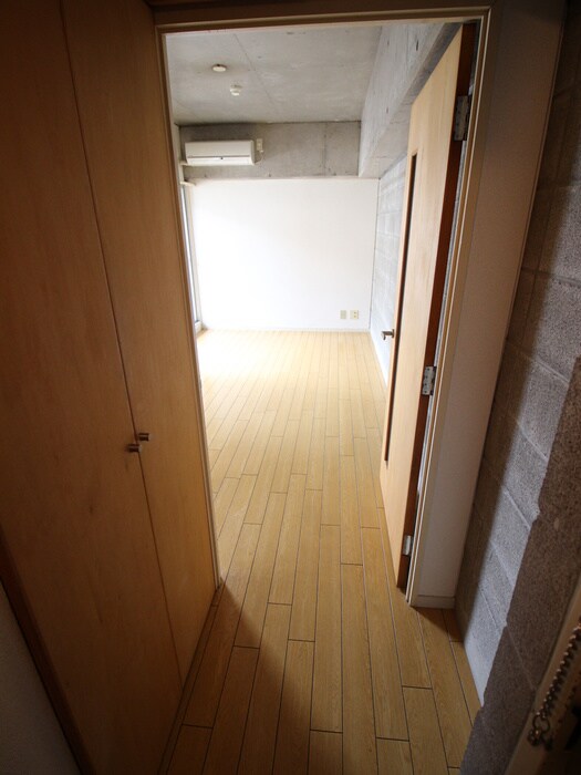 物件内観写真19　(廊下)