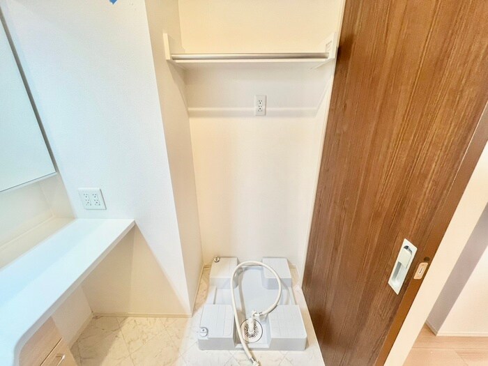 物件内観写真17　(洗濯機置場)