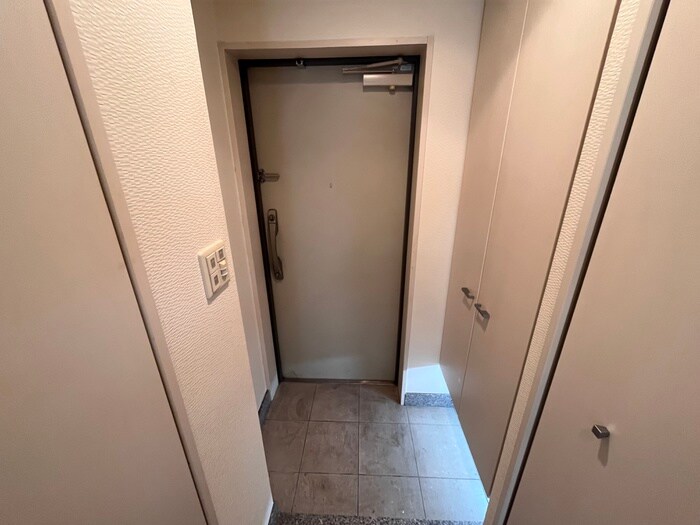 物件内観写真16　(玄関)