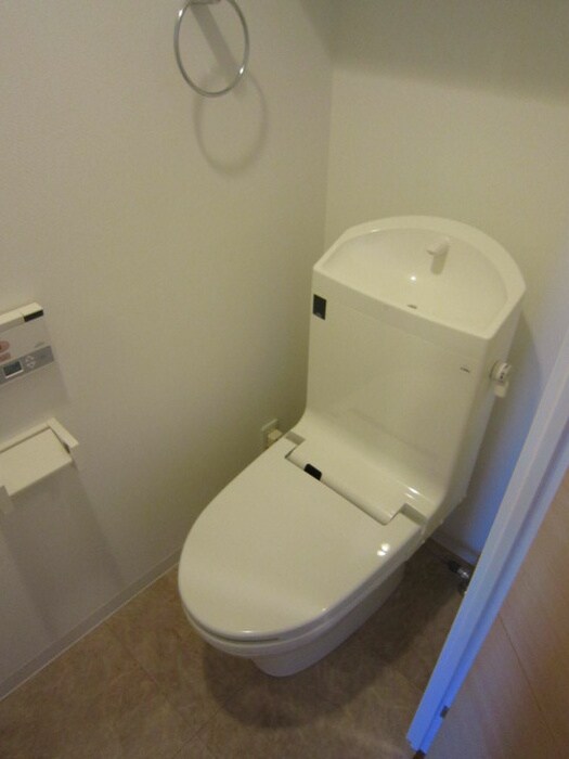 物件内観写真4　(トイレ)