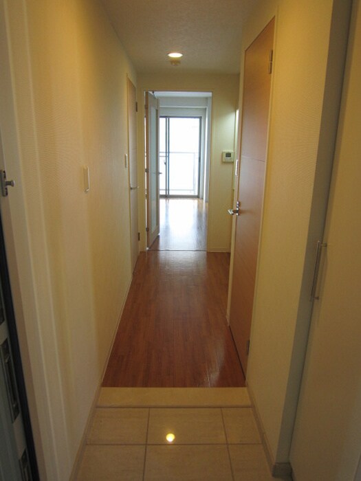 物件内観写真5　(廊下)