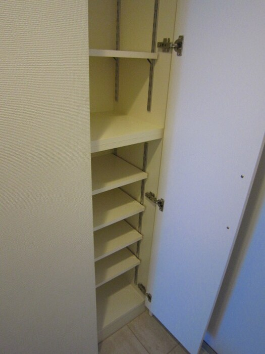 物件内観写真6　(靴箱)