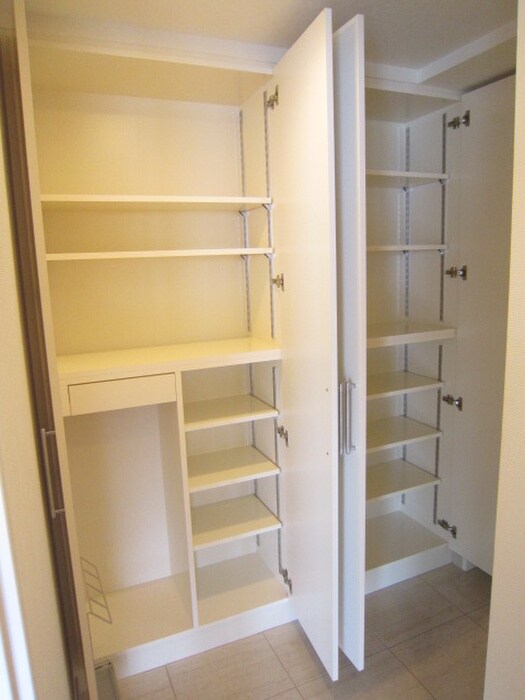 物件内観写真13　(靴箱)