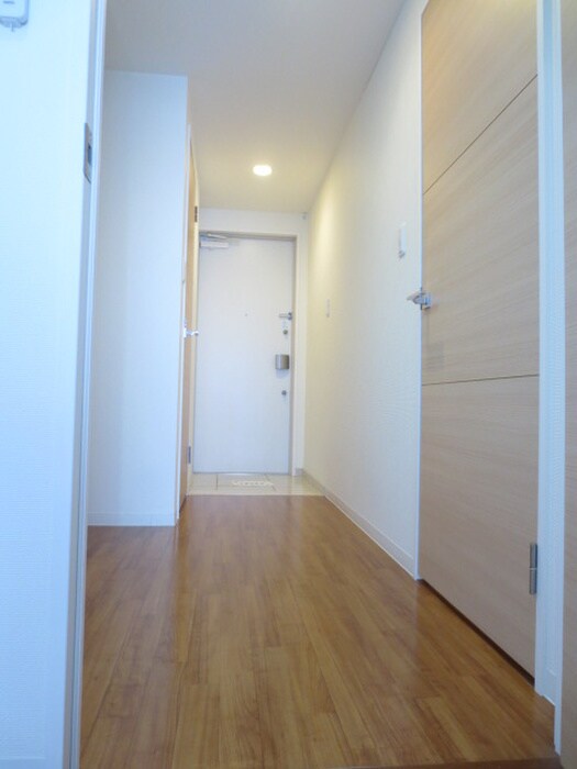 物件内観写真13　(玄関)