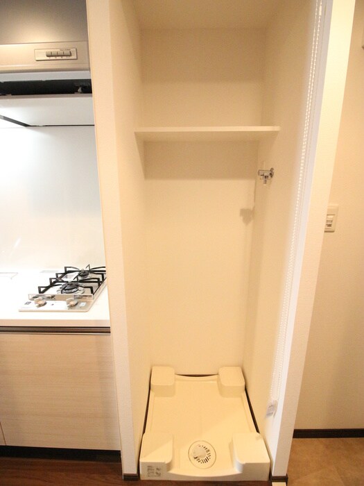 物件内観写真17　(洗濯機置場)