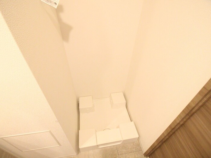 物件内観写真11　(洗濯機置場)