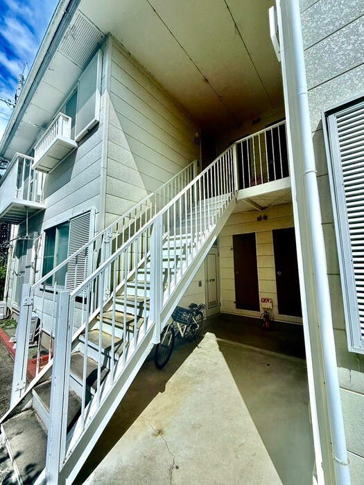 物件外観写真4　(エントランス部分)