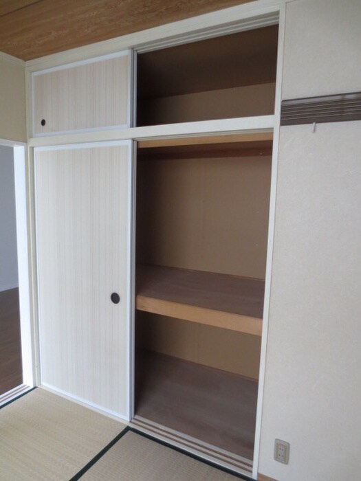 物件内観写真12　(収納)