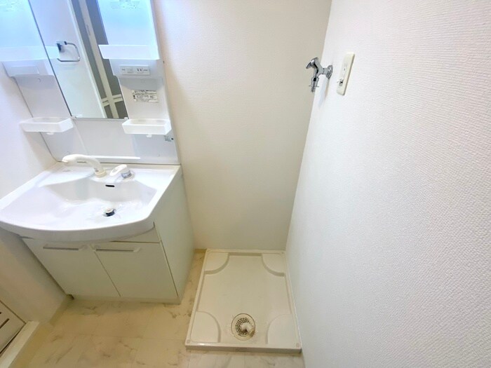 物件内観写真12　(洗濯機置場)