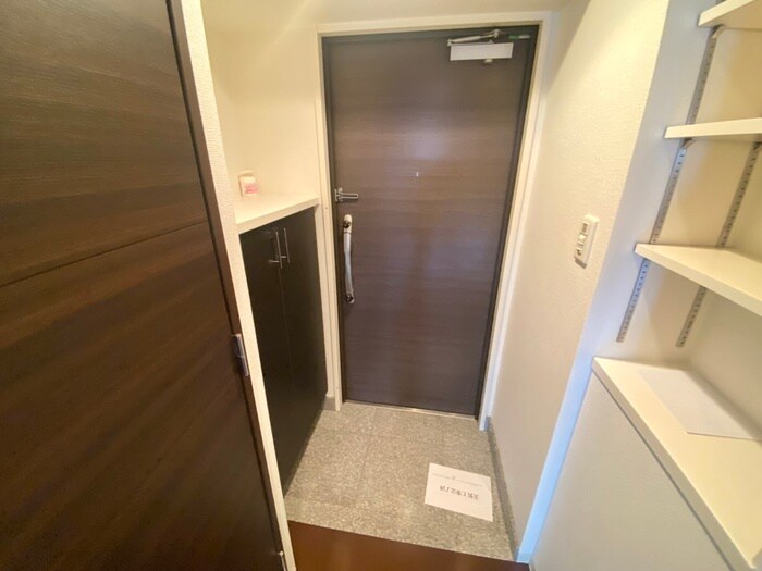 物件内観写真17　(玄関)