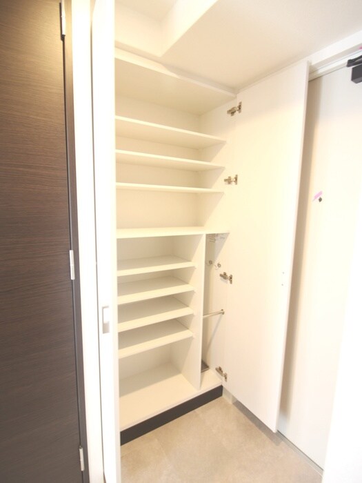 物件内観写真18　(靴箱)