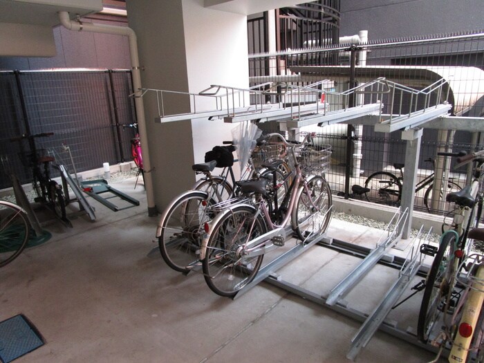 物件外観写真5　(駐輪場)