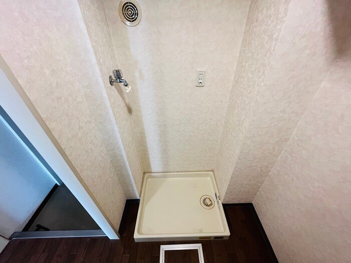 物件内観写真13　(洗濯機置場)