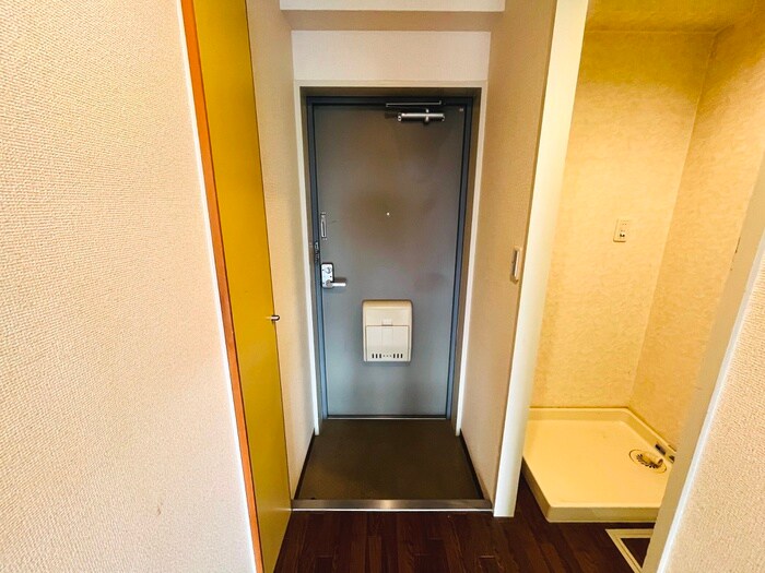 物件内観写真14　(玄関)