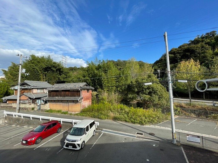 物件内観写真16　(室内からの展望)