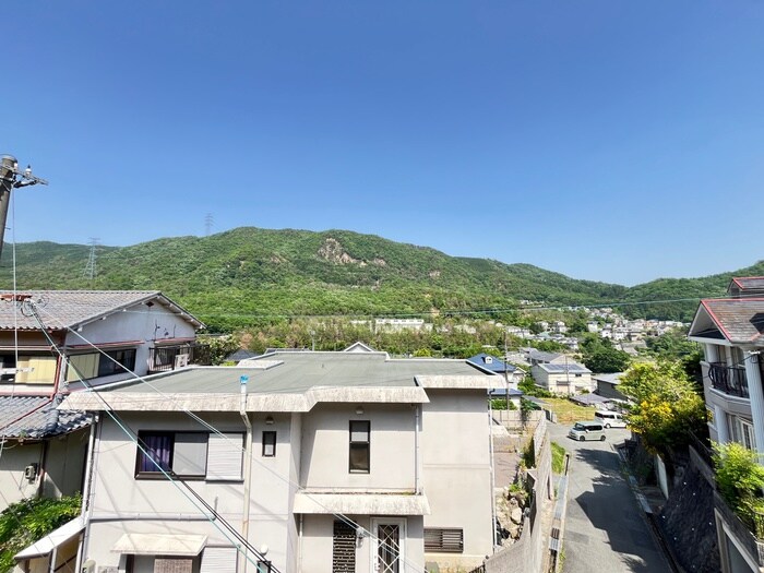 物件内観写真16　(室内からの展望)