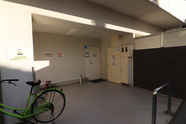 バイク置き場
