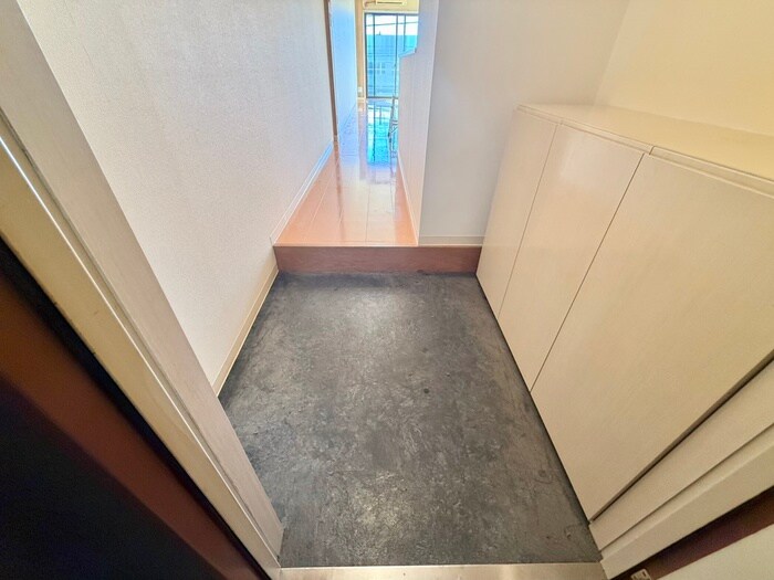 物件内観写真19　(玄関)