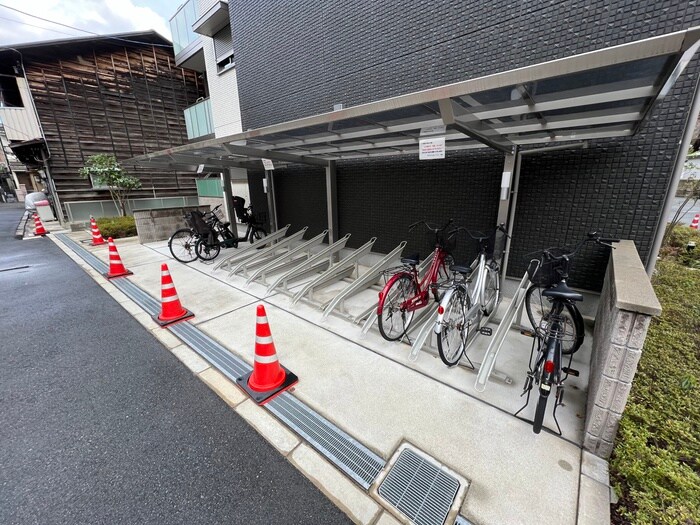 物件外観写真4　(駐輪場)