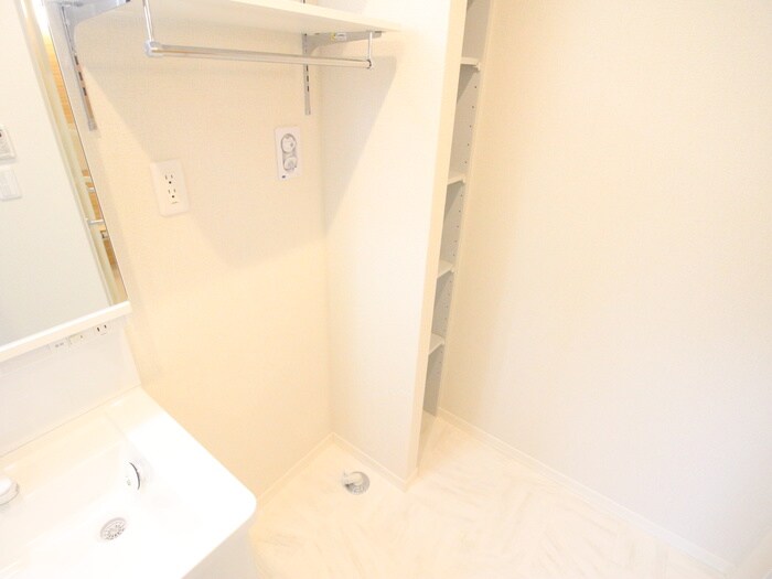 物件内観写真10　(洗濯機置場)