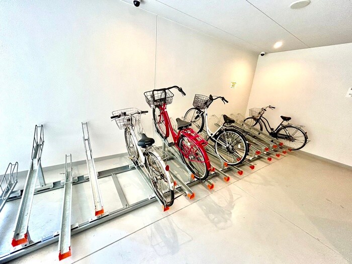 物件外観写真5　(駐輪場)