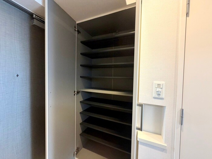 物件内観写真15　(靴箱)