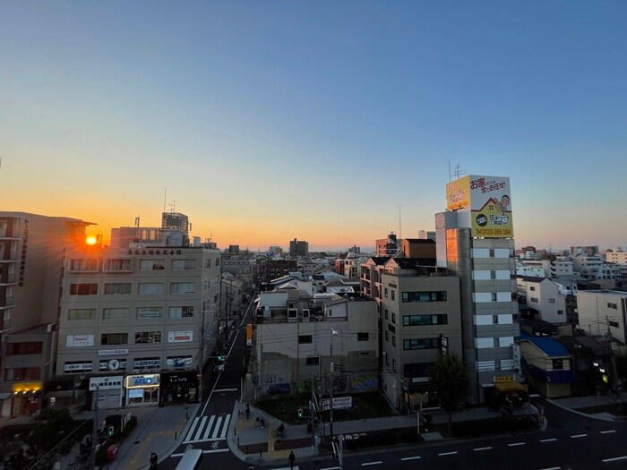 物件内観写真14　(室内からの展望)