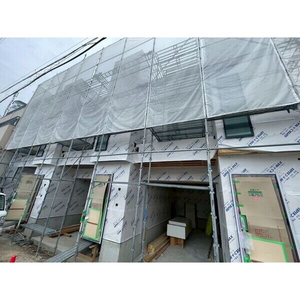建築中