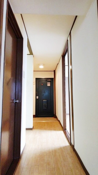 物件内観写真17　(廊下)