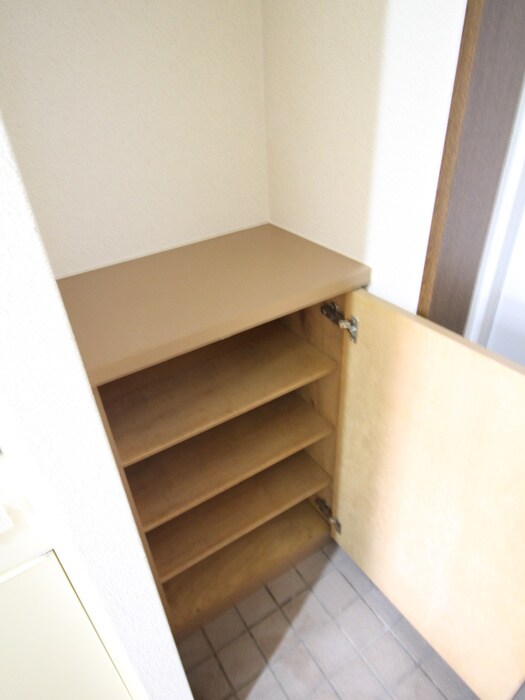 物件内観写真15　(靴箱)
