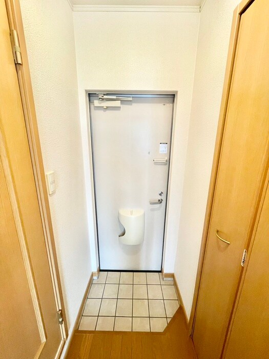 物件内観写真17　(玄関)