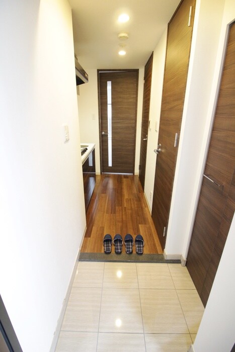 物件内観写真7　(玄関)