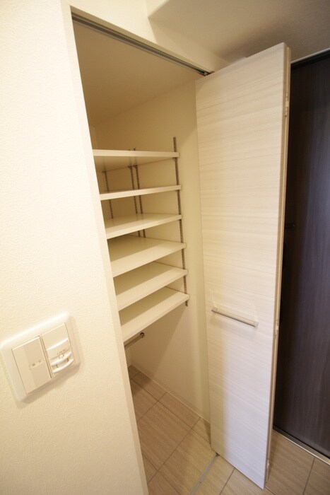 物件内観写真16　(収納)
