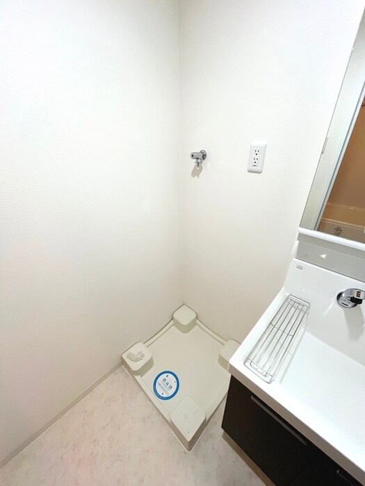 物件内観写真17　(洗濯機置場)