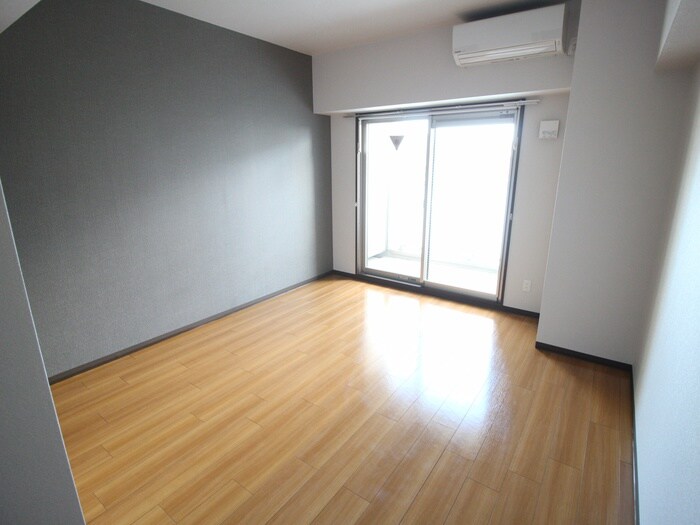 物件内観写真8　(室内からの展望)