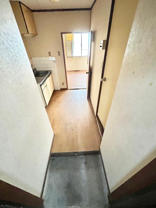 物件内観写真15　(玄関)