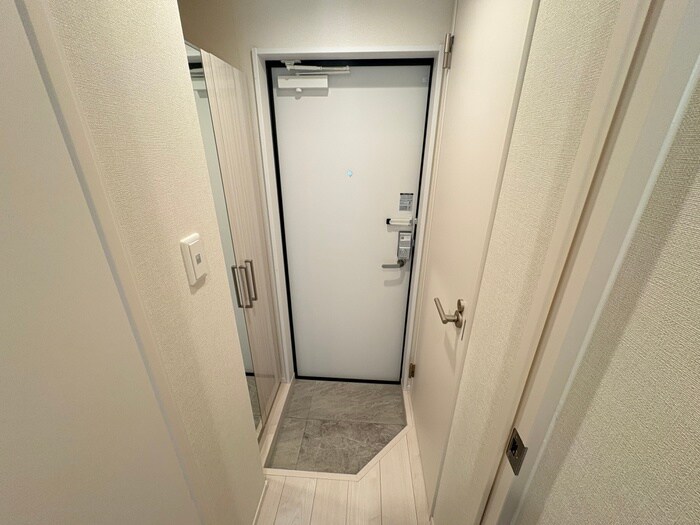物件内観写真9　(玄関)