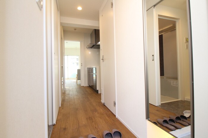 物件内観写真7　(玄関)